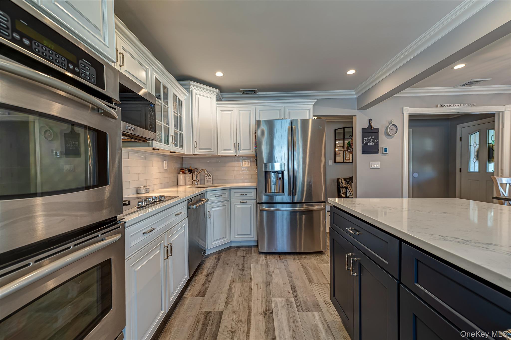 Single Family Pepperidge Road Suffolk County, NY 11769, MLS-1039743-13