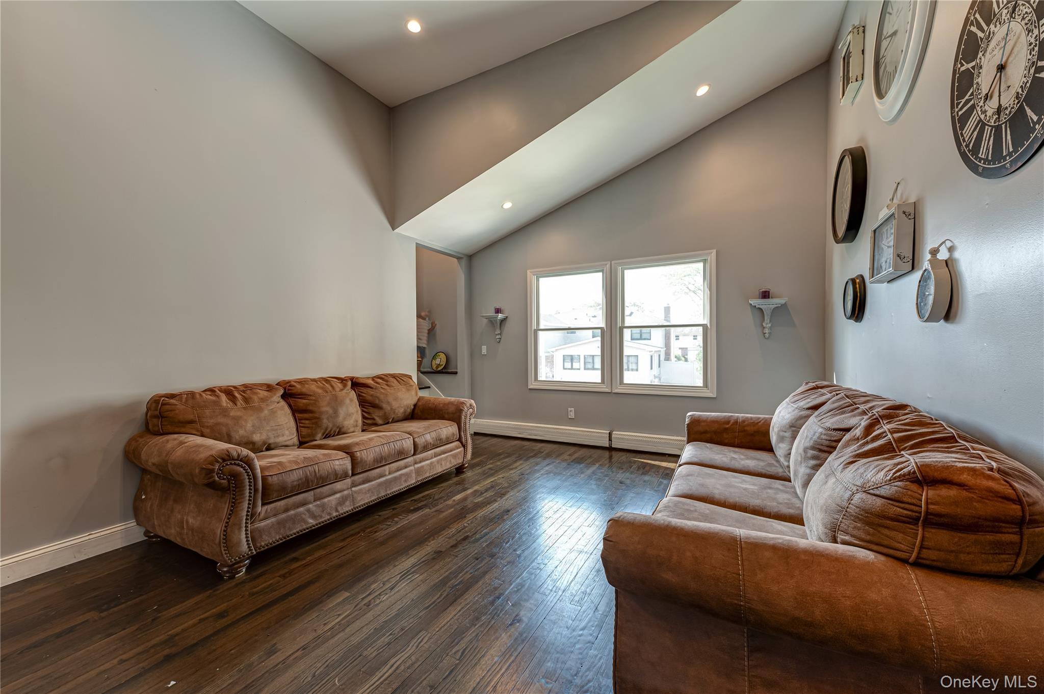 Single Family Pepperidge Road Suffolk County, NY 11769, MLS-1039743-19