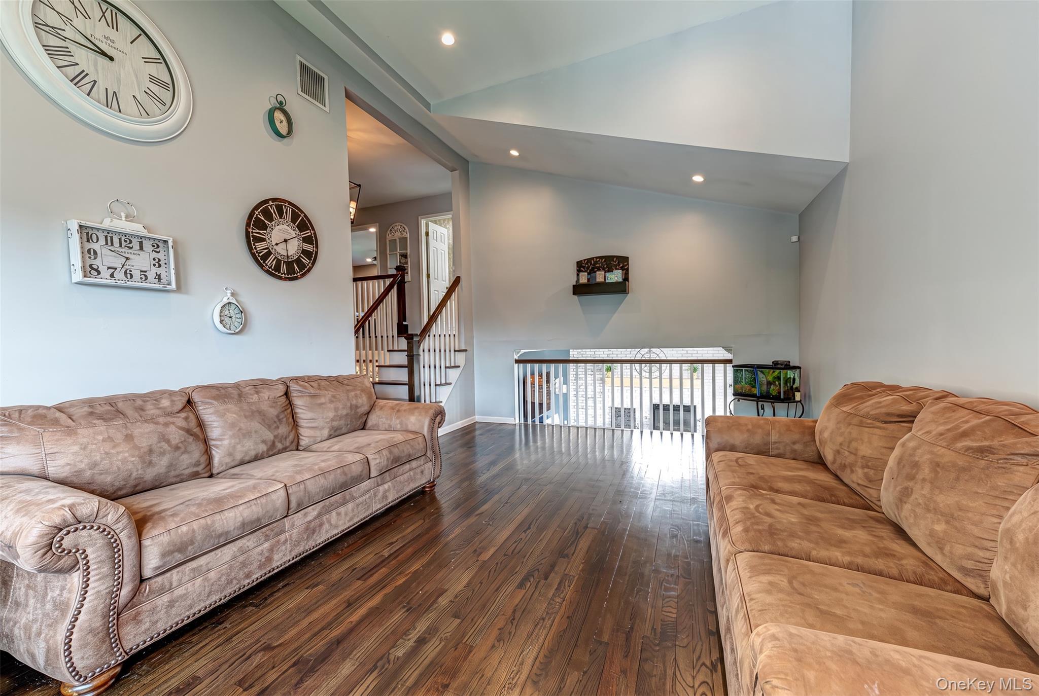 Single Family Pepperidge Road Suffolk County, NY 11769, MLS-1039743-20