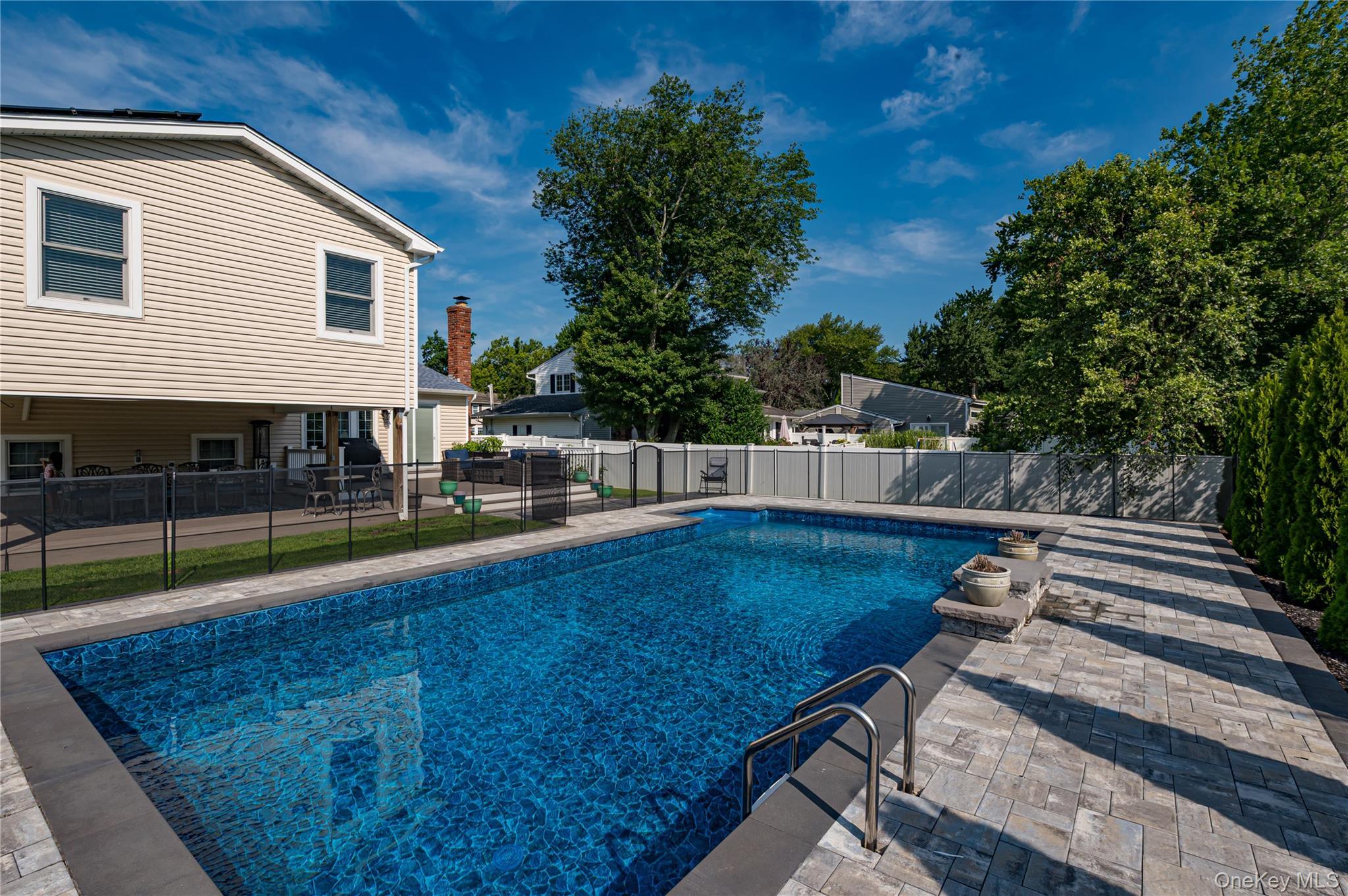 Single Family Pepperidge Road Suffolk County, NY 11769, MLS-1039743-32