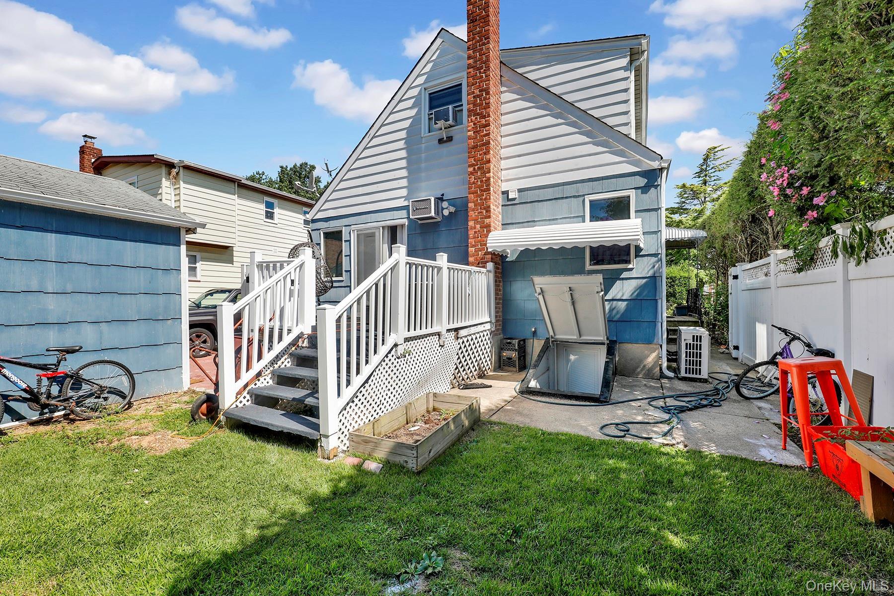 Single Family Madison Street Nassau County, NY 11003, MLS-1039752-25