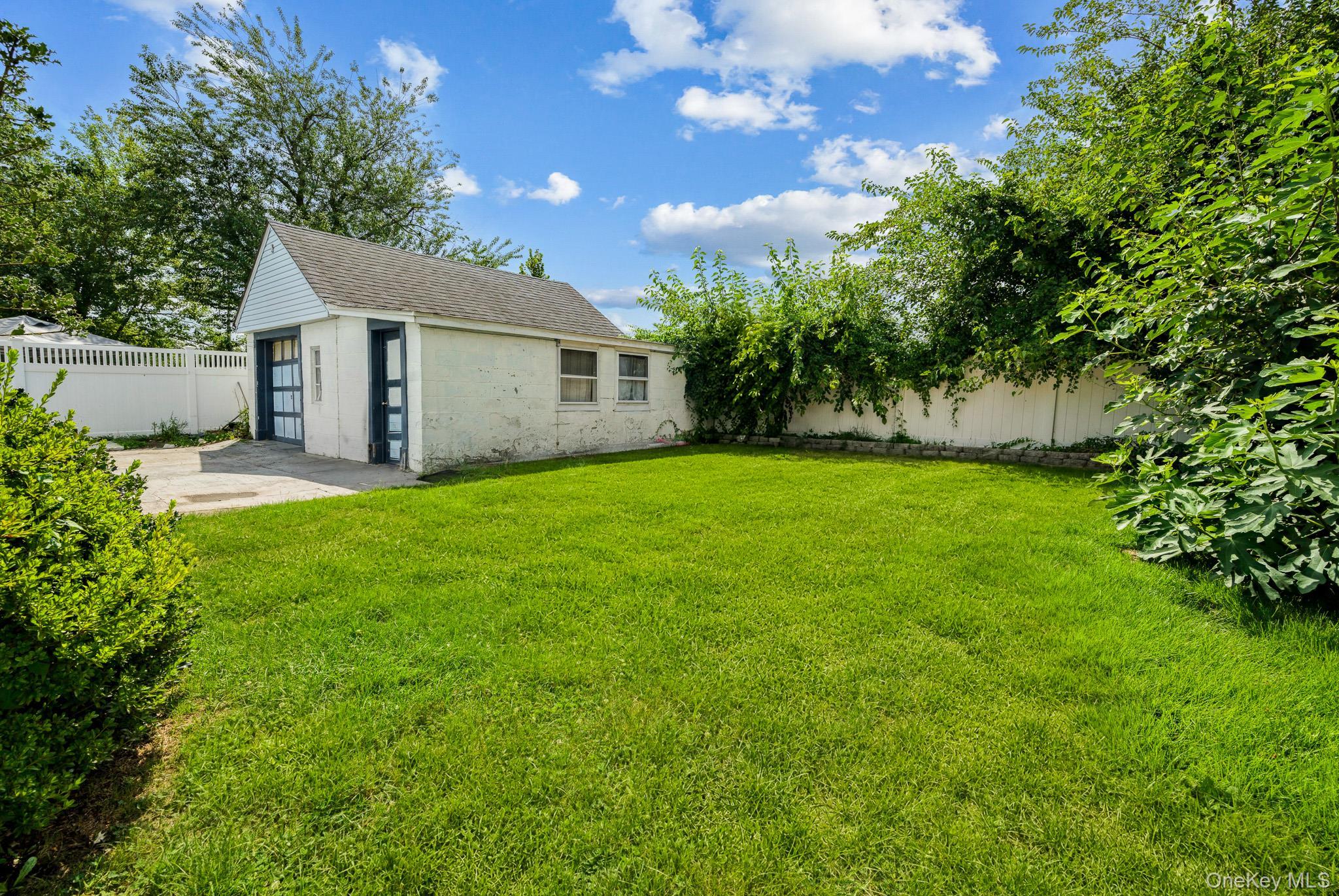 Single Family Park Court  Nassau County, NY 11735, MLS-1039758-32