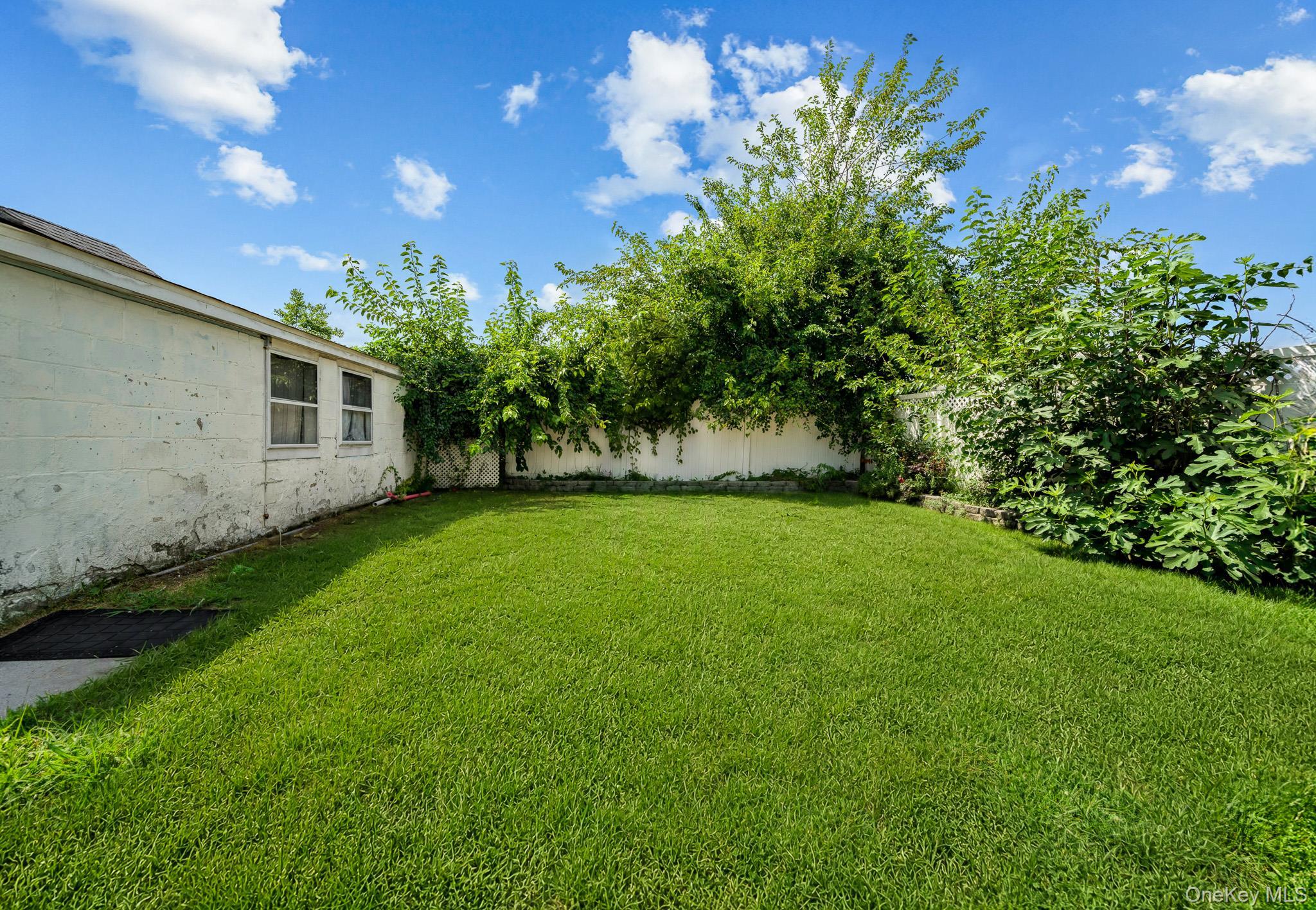 Single Family Park Court  Nassau County, NY 11735, MLS-1039758-33