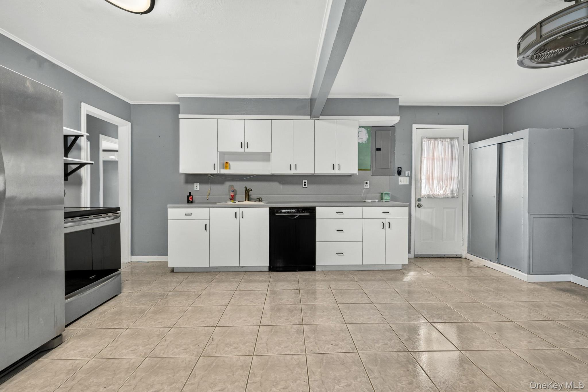 Single Family Park Court  Nassau County, NY 11735, MLS-1039758-5