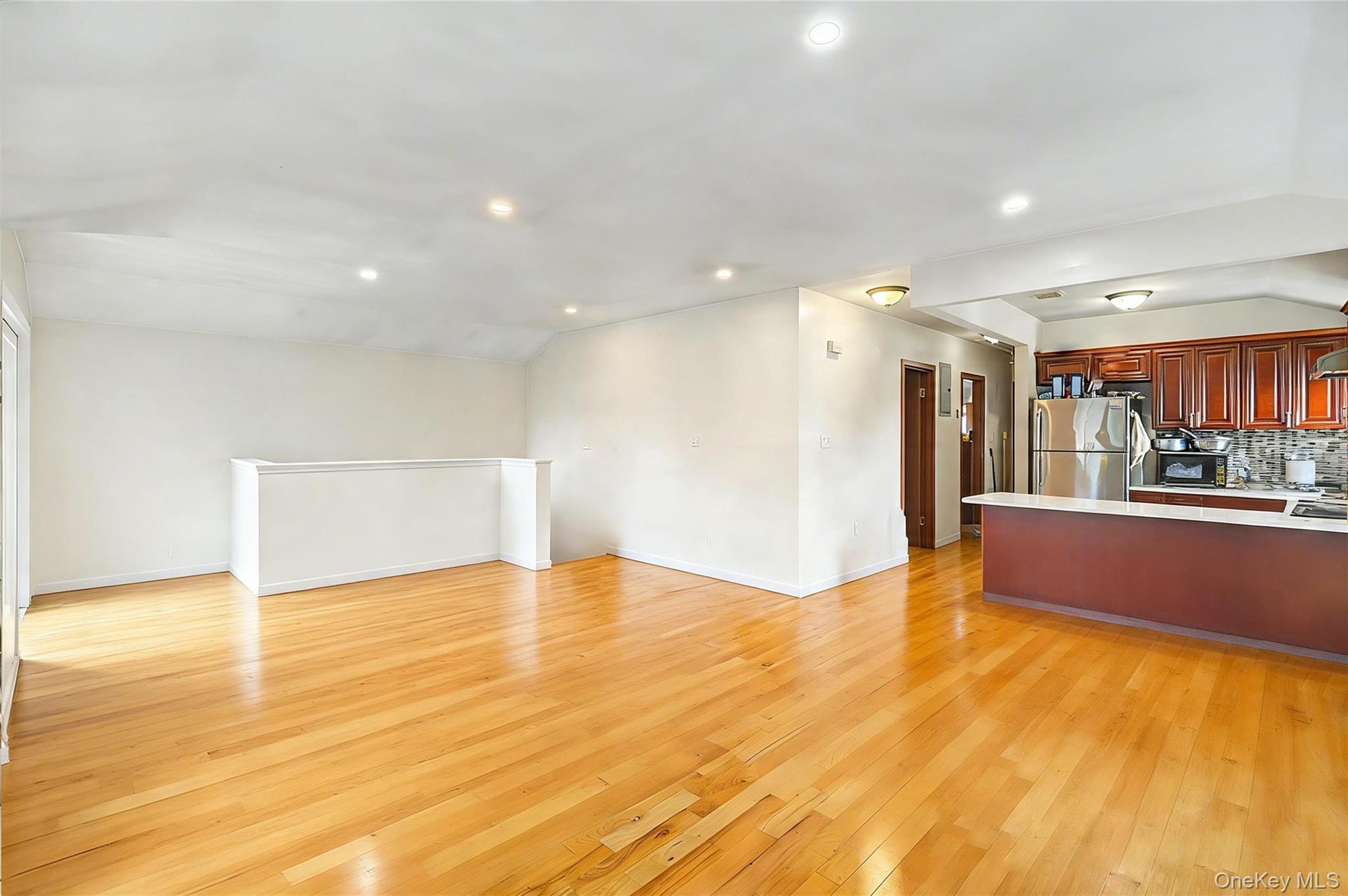 Single Family 77th Road Queens, NY 11366, MLS-1039771-15