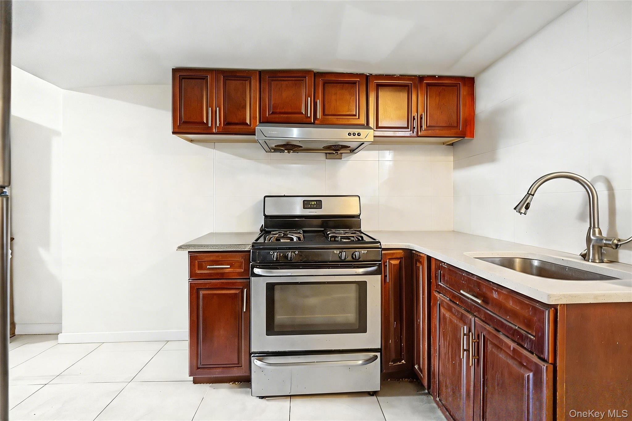 Single Family 77th Road Queens, NY 11366, MLS-1039771-17