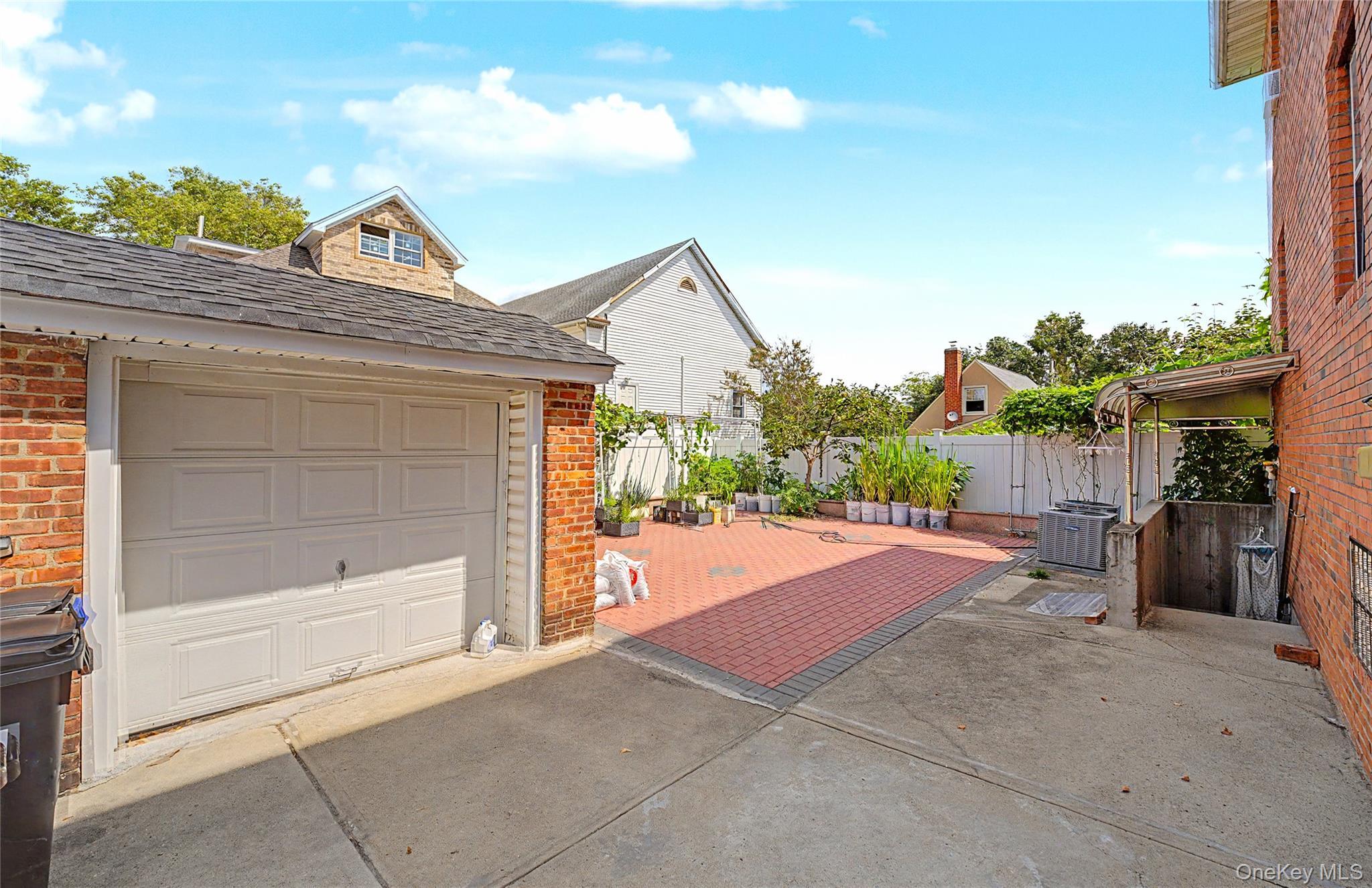 Single Family 77th Road Queens, NY 11366, MLS-1039771-23