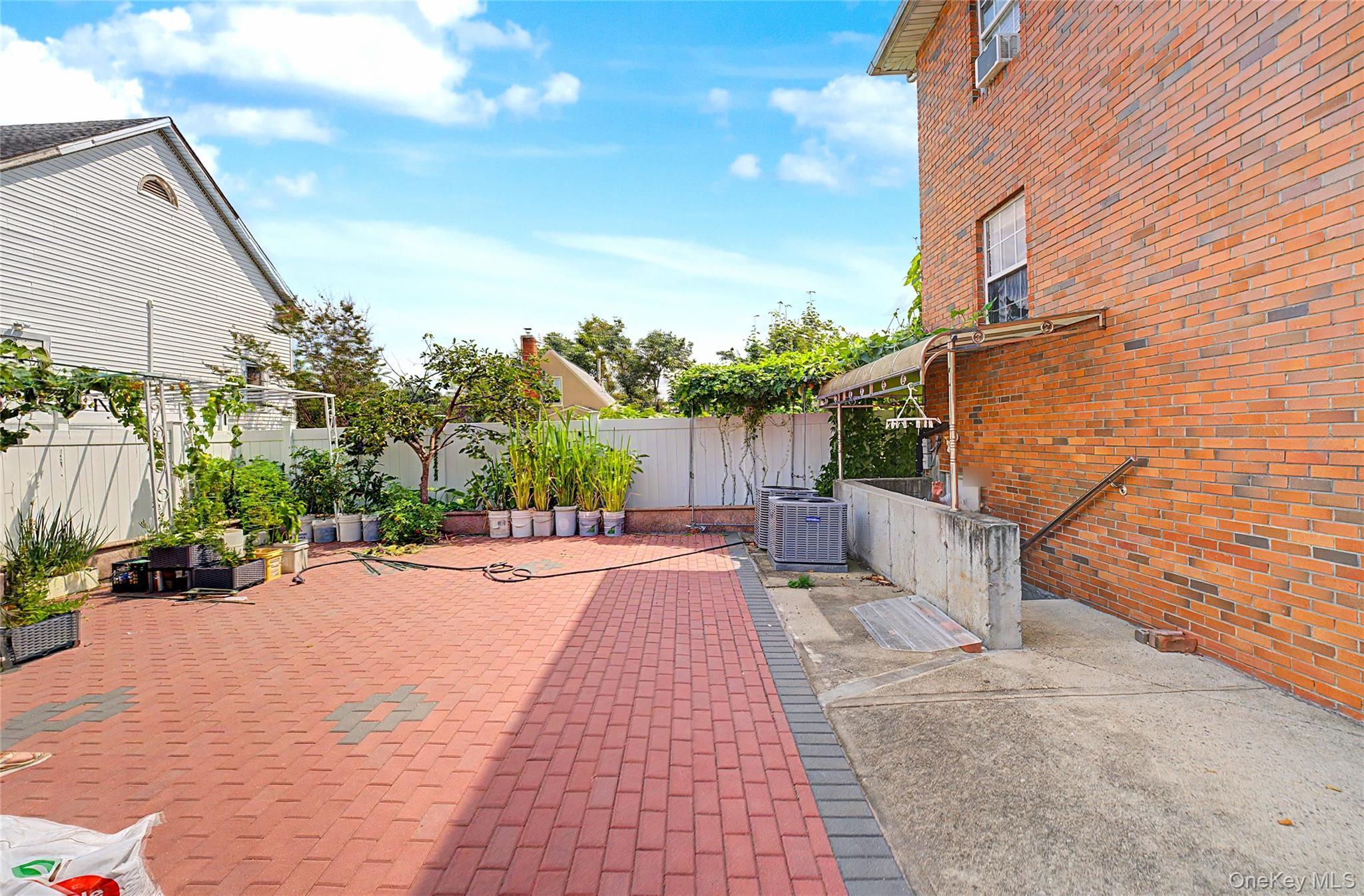 Single Family 77th Road Queens, NY 11366, MLS-1039771-25