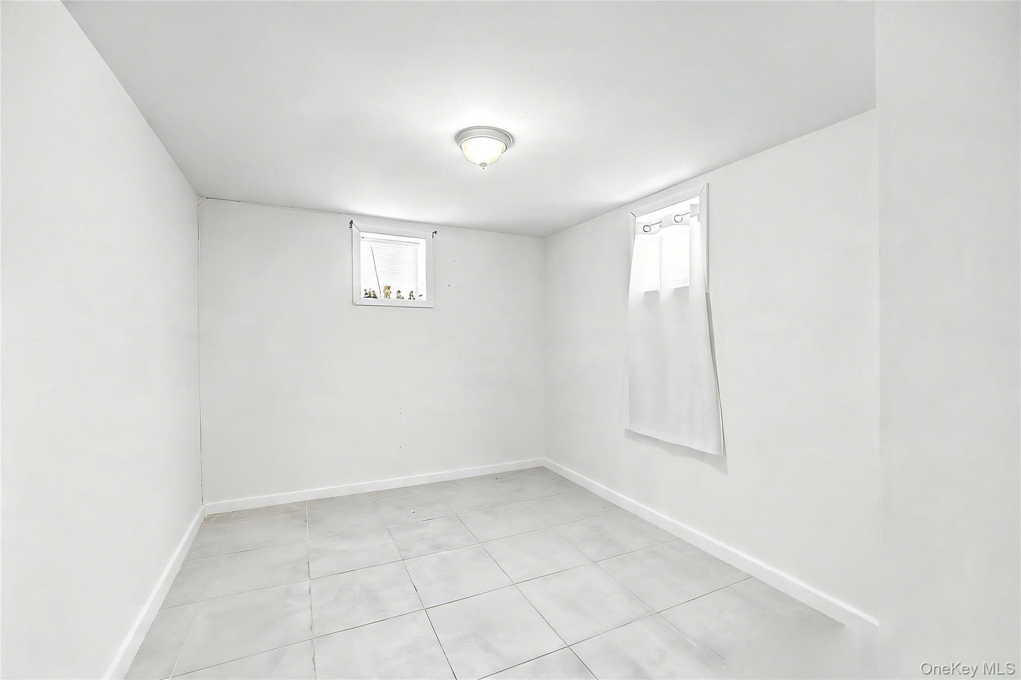 Single Family 77th Road Queens, NY 11366, MLS-1039771-26