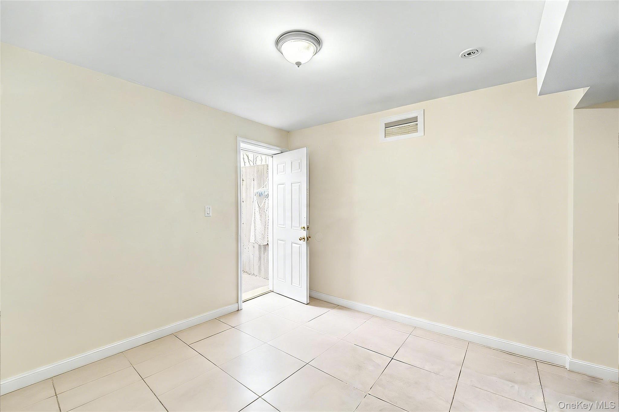 Single Family 77th Road Queens, NY 11366, MLS-1039771-27