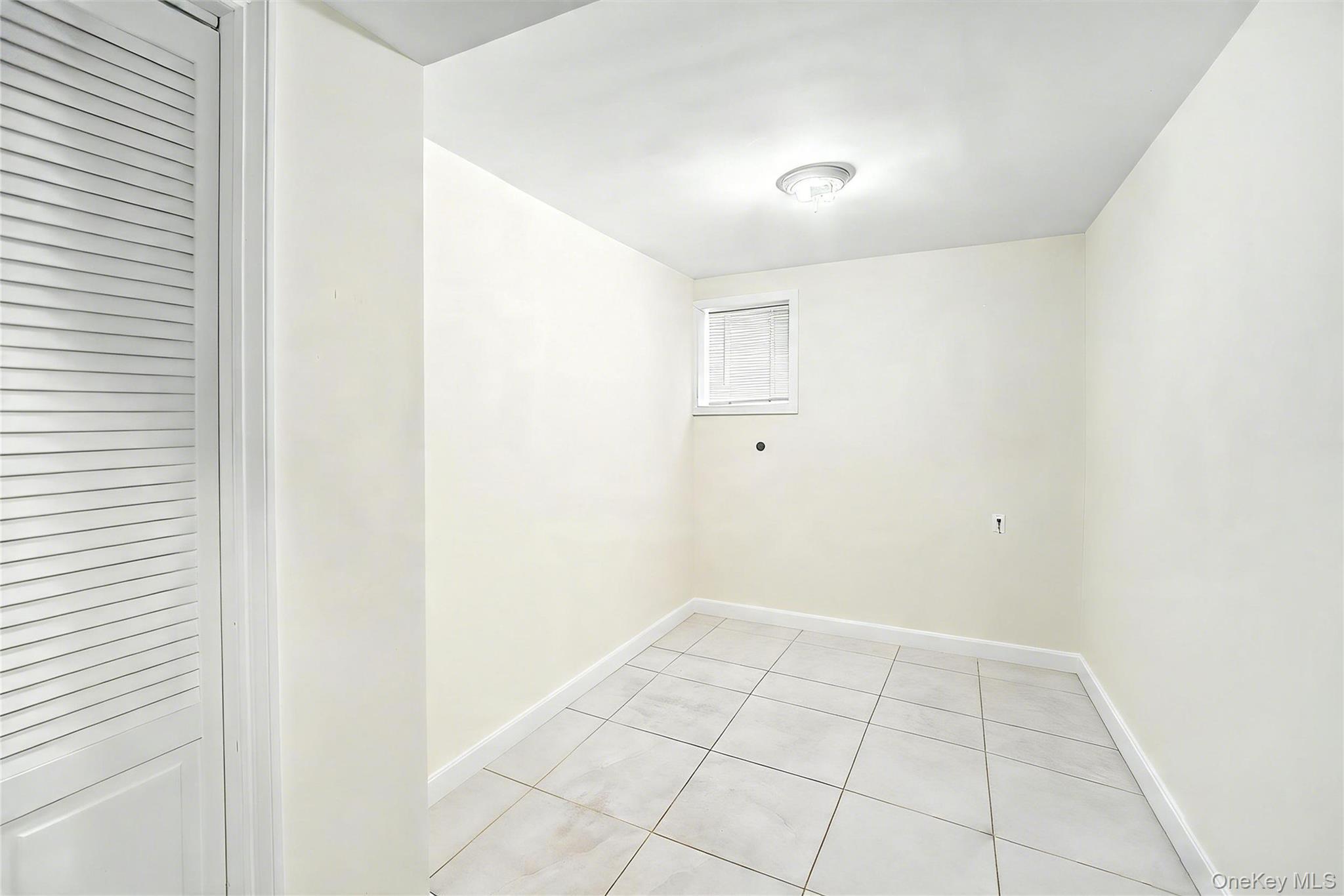 Single Family 77th Road Queens, NY 11366, MLS-1039771-28