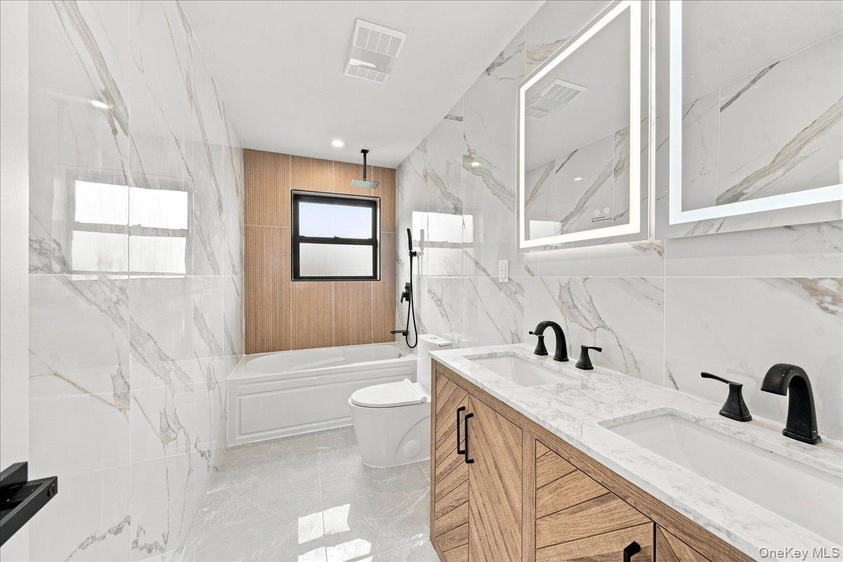 Single Family Pelham Parkway N Bronx, NY 10469, MLS-1039773-15