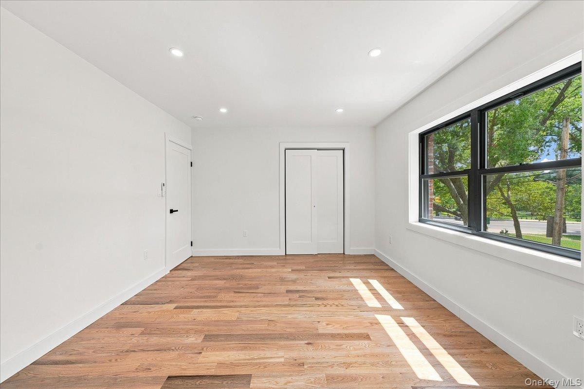 Single Family Pelham Parkway N Bronx, NY 10469, MLS-1039773-24