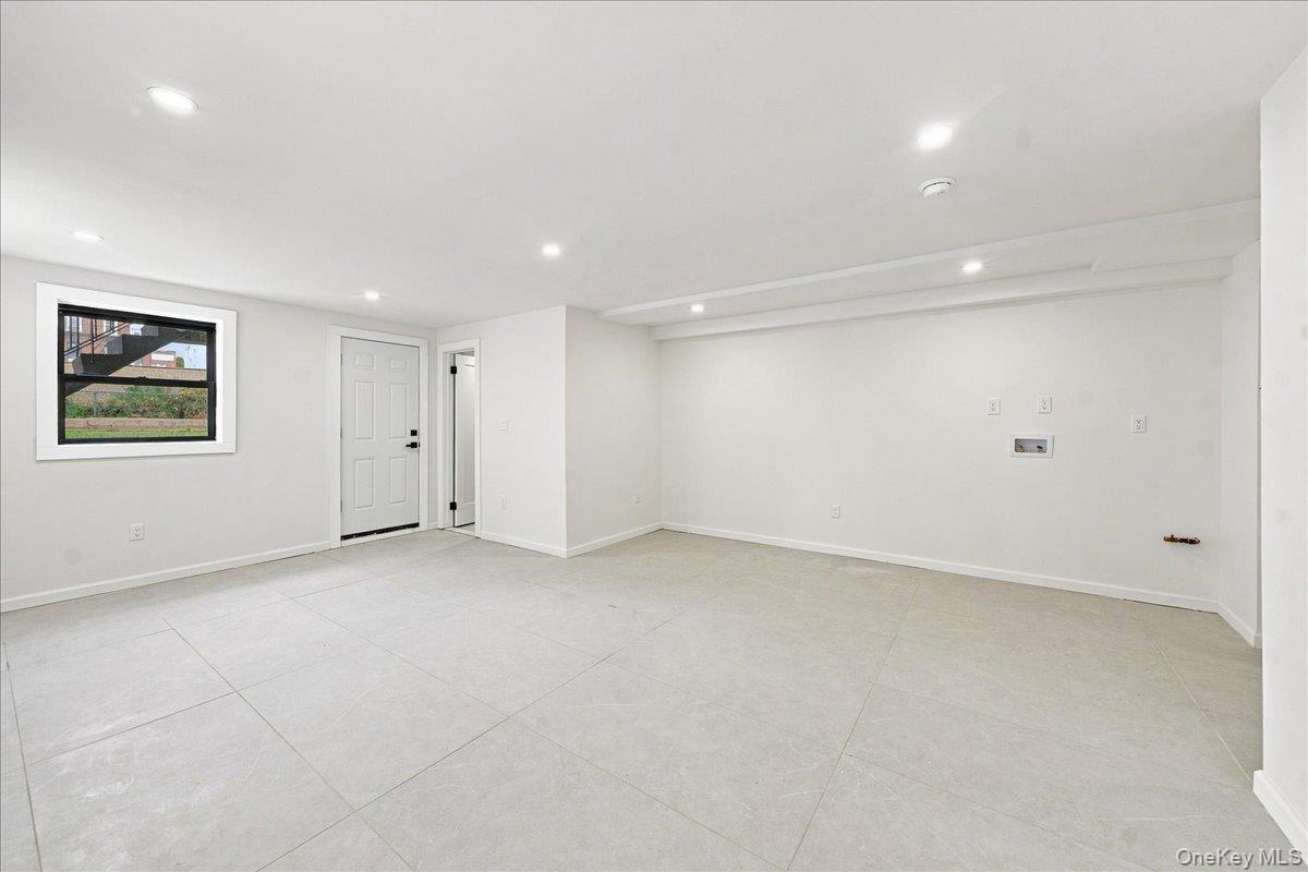 Single Family Pelham Parkway N  Bronx, NY 10469, MLS-1039773-28