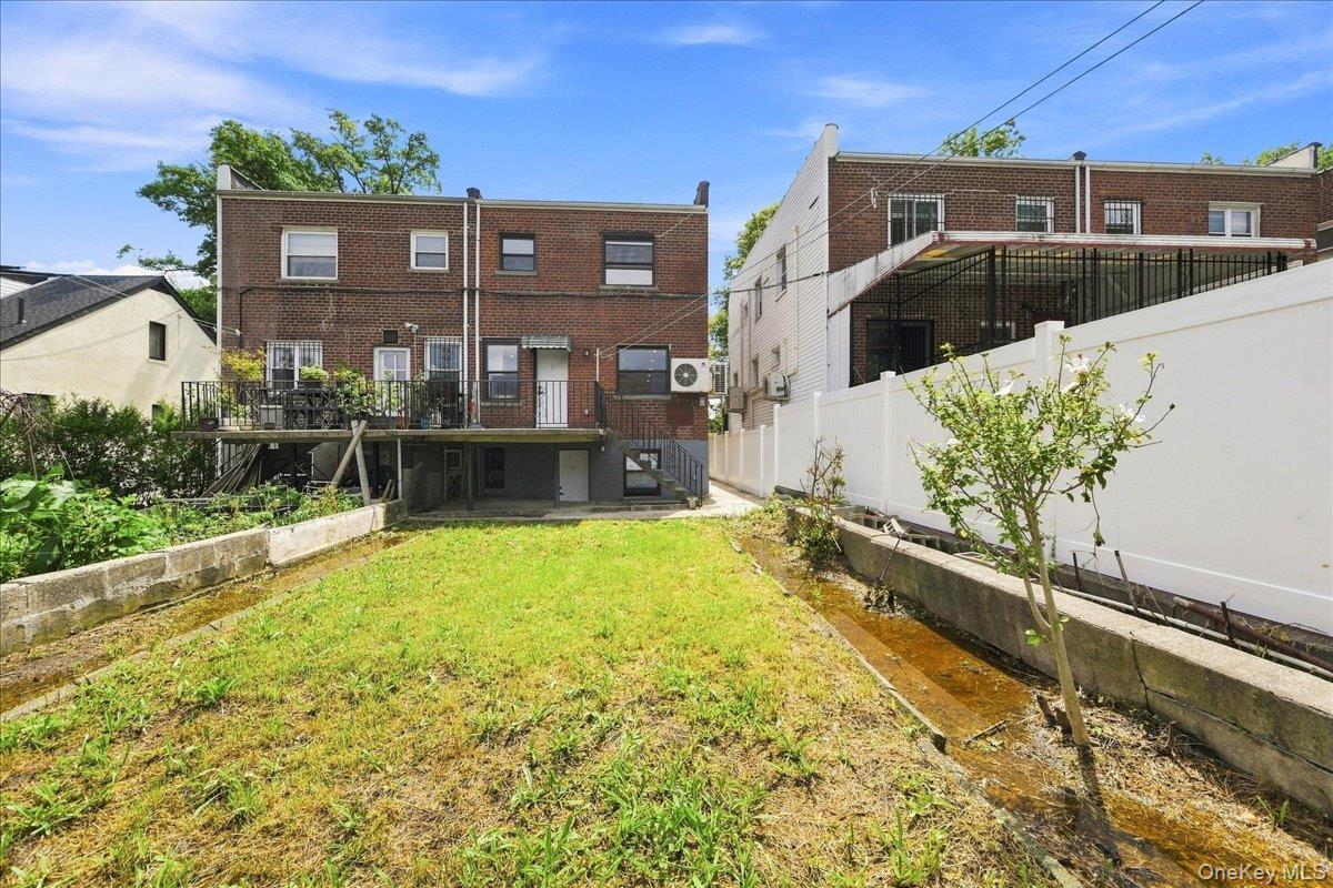 Single Family Pelham Parkway N Bronx, NY 10469, MLS-1039773-3