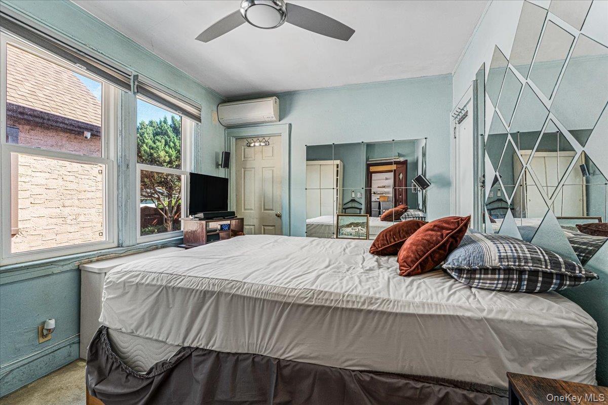 Single Family 169th Street  Queens, NY 11434, MLS-1039793-11