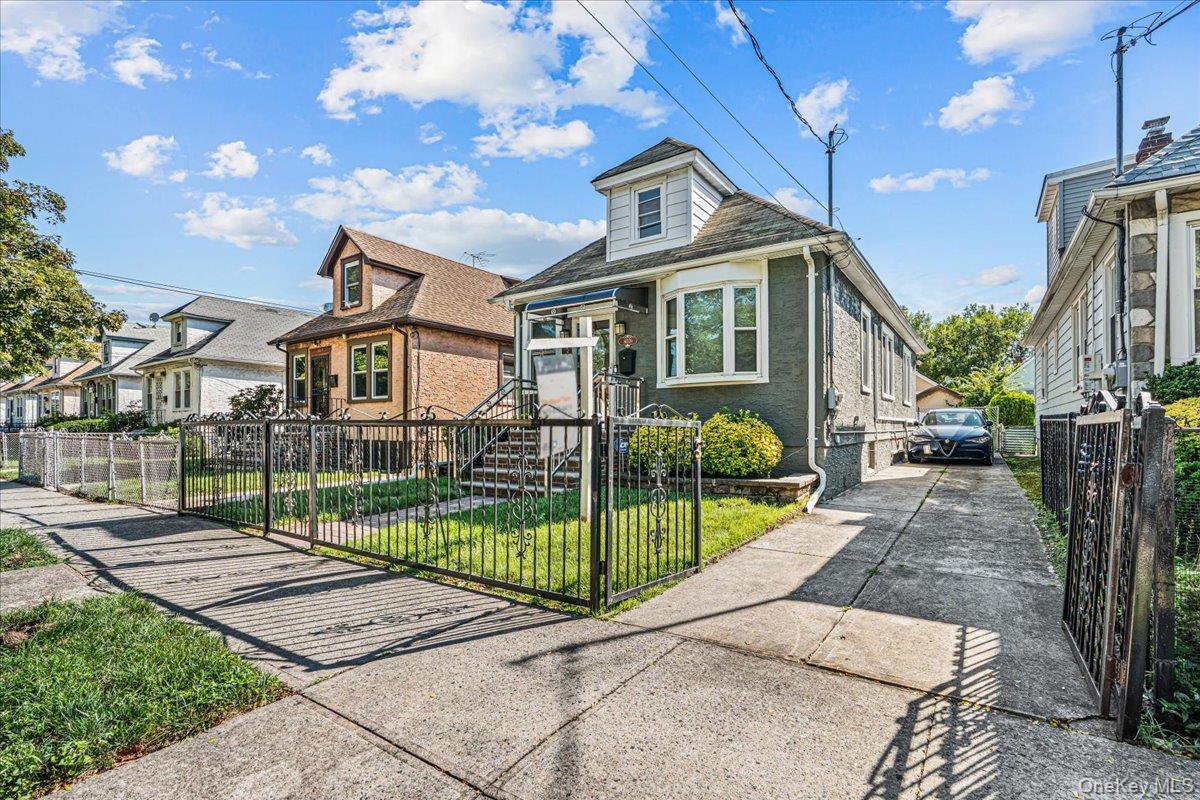 Single Family 169th Street  Queens, NY 11434, MLS-1039793-2