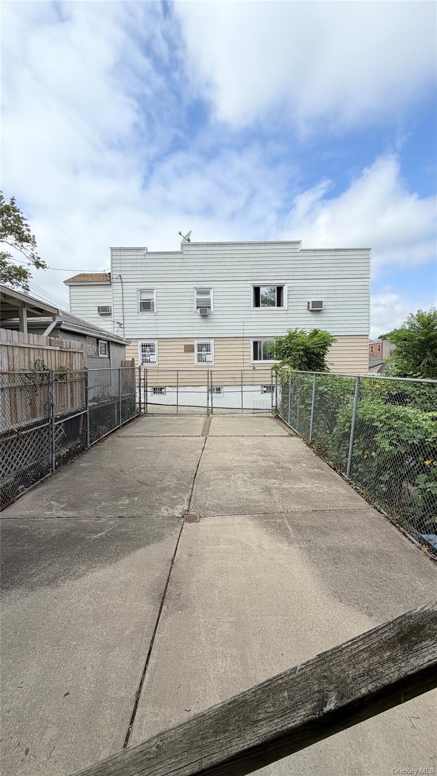 Single Family 95th Avenue Queens, NY 11416, MLS-1039806-3