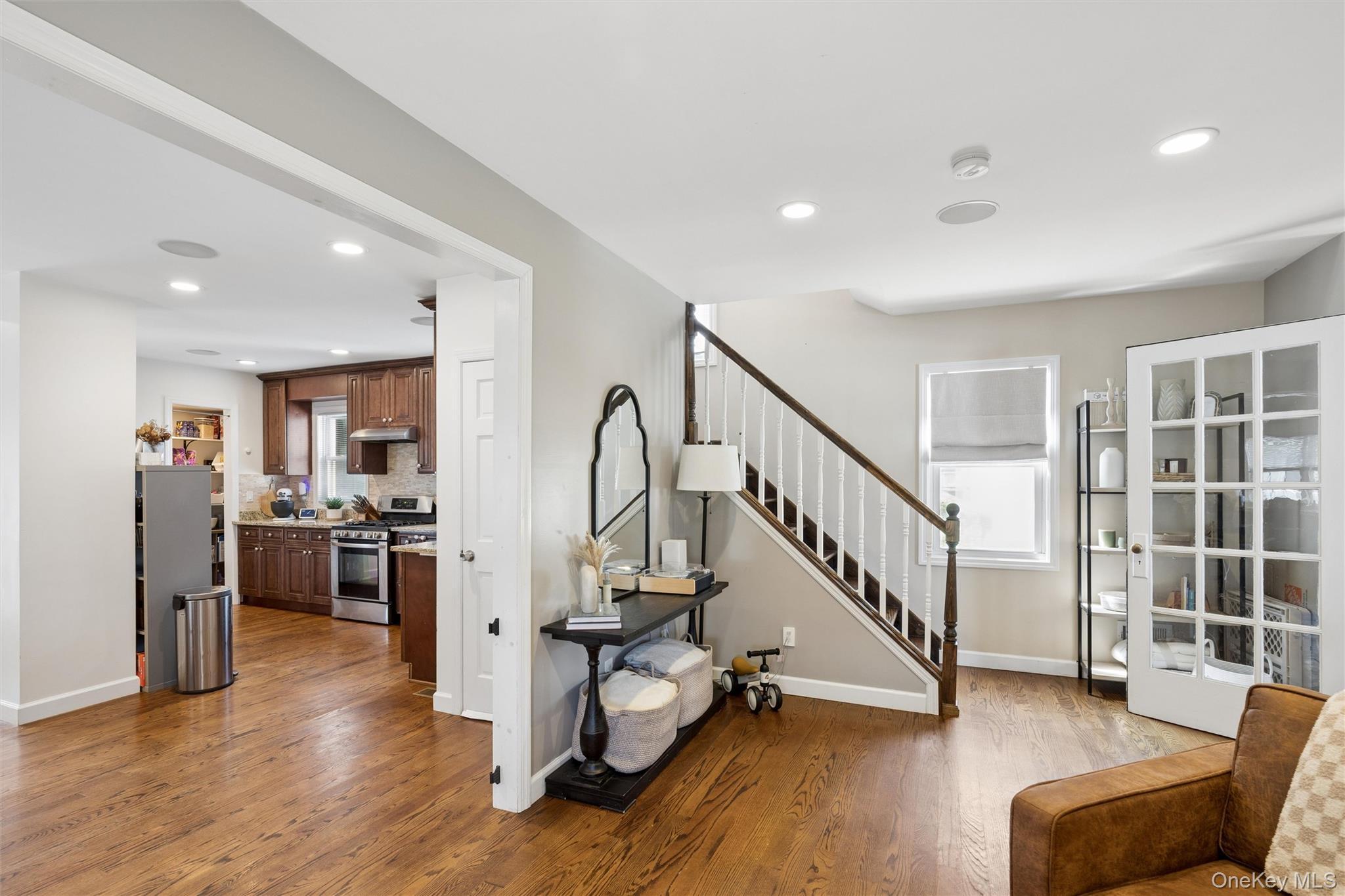 Single Family Clinton Street  Nassau County, NY 11710, MLS-1039809-15