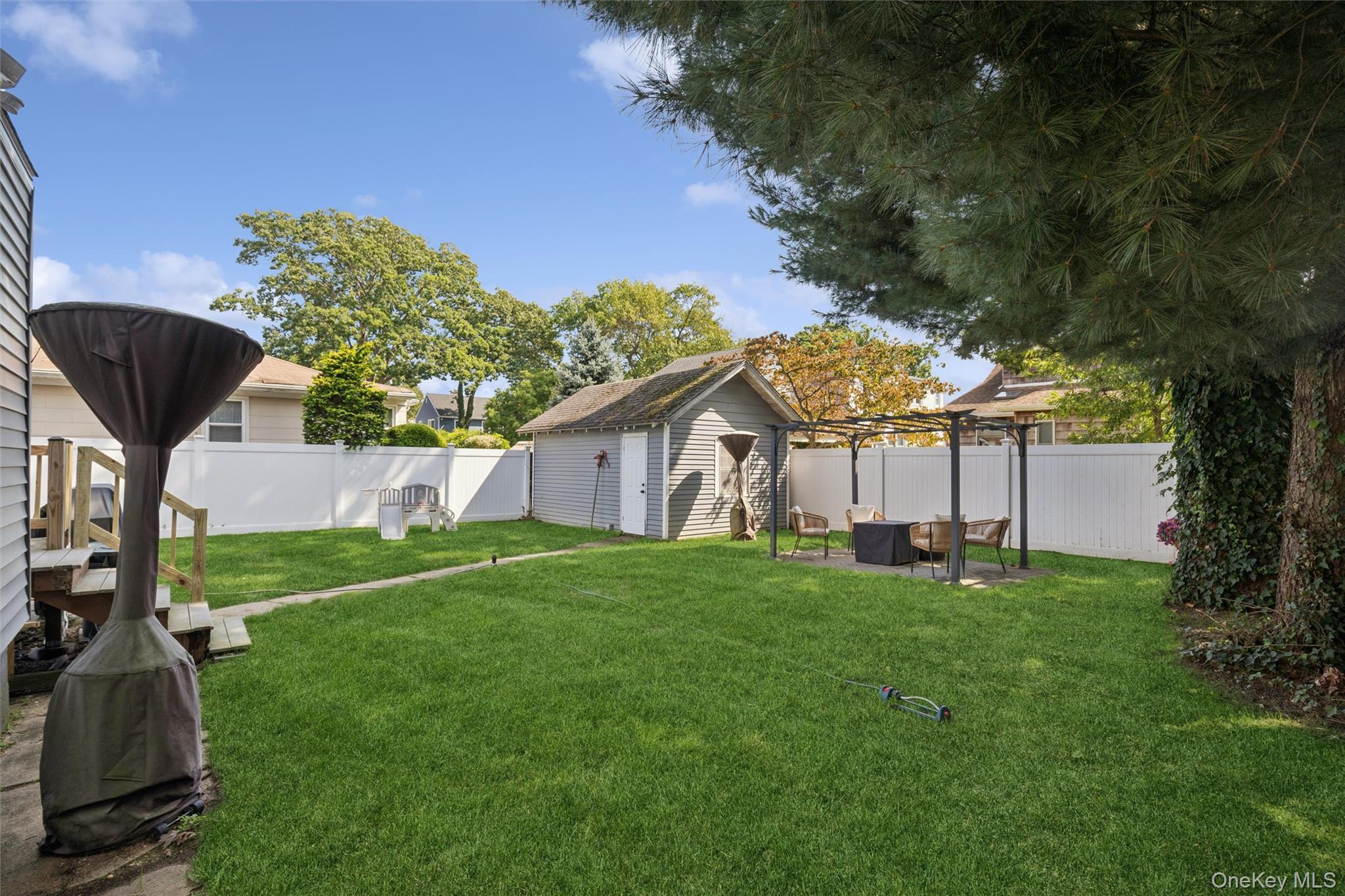 Single Family Clinton Street  Nassau County, NY 11710, MLS-1039809-25