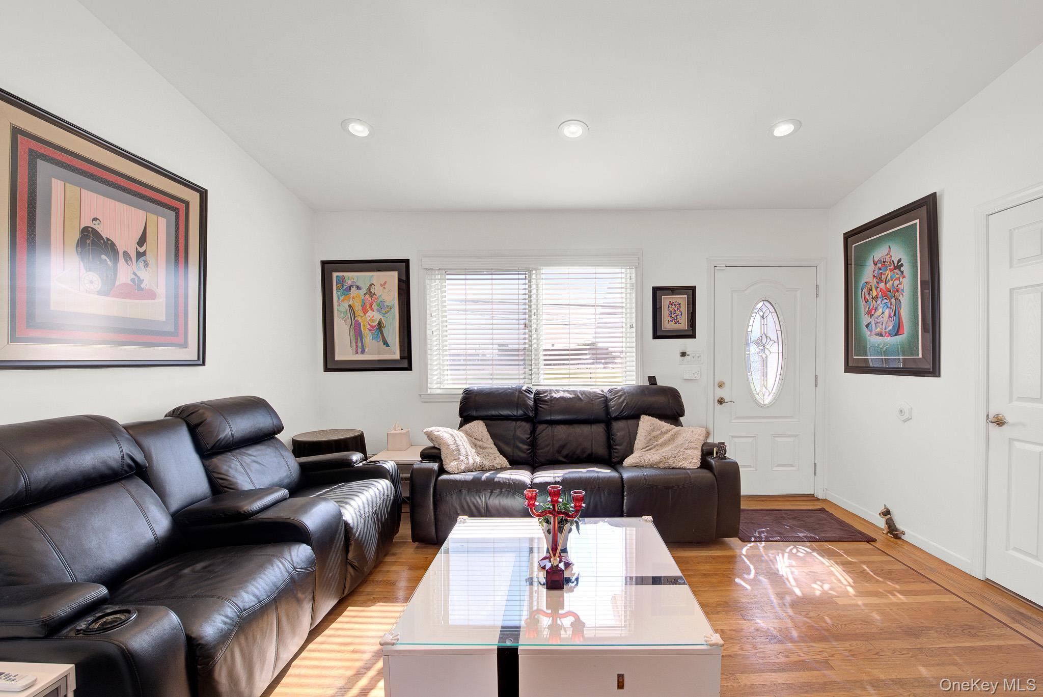 Single Family Suffolk Road  Nassau County, NY 11558, MLS-1039818-14