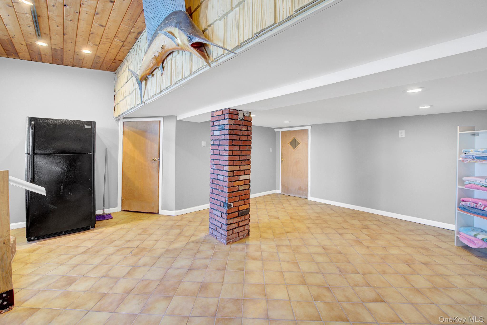 Single Family Suffolk Road  Nassau County, NY 11558, MLS-1039818-26