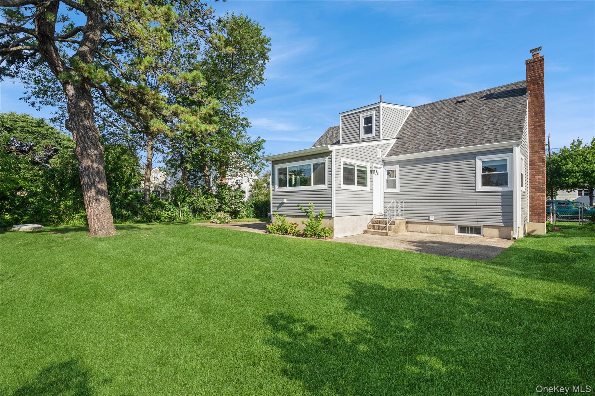 Single Family N Hawthorne Street  Nassau County, NY 11758, MLS-1039823-29