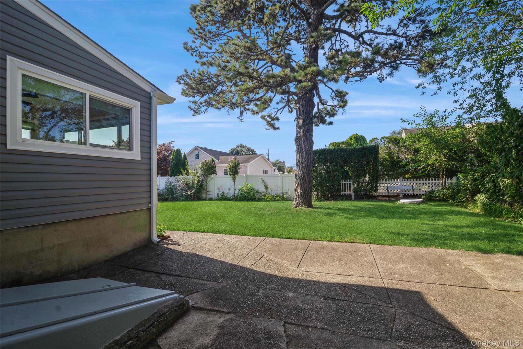 Single Family N Hawthorne Street  Nassau County, NY 11758, MLS-1039823-32