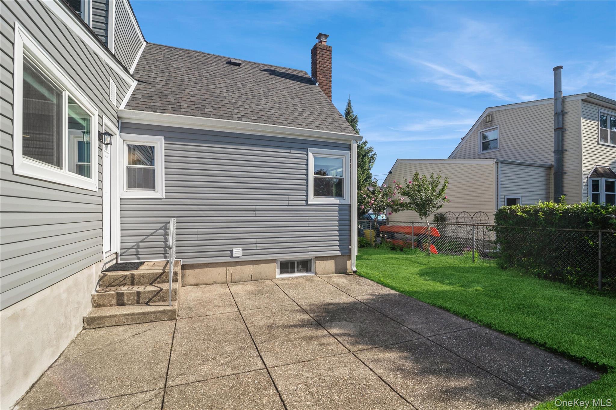Single Family N Hawthorne Street  Nassau County, NY 11758, MLS-1039823-34