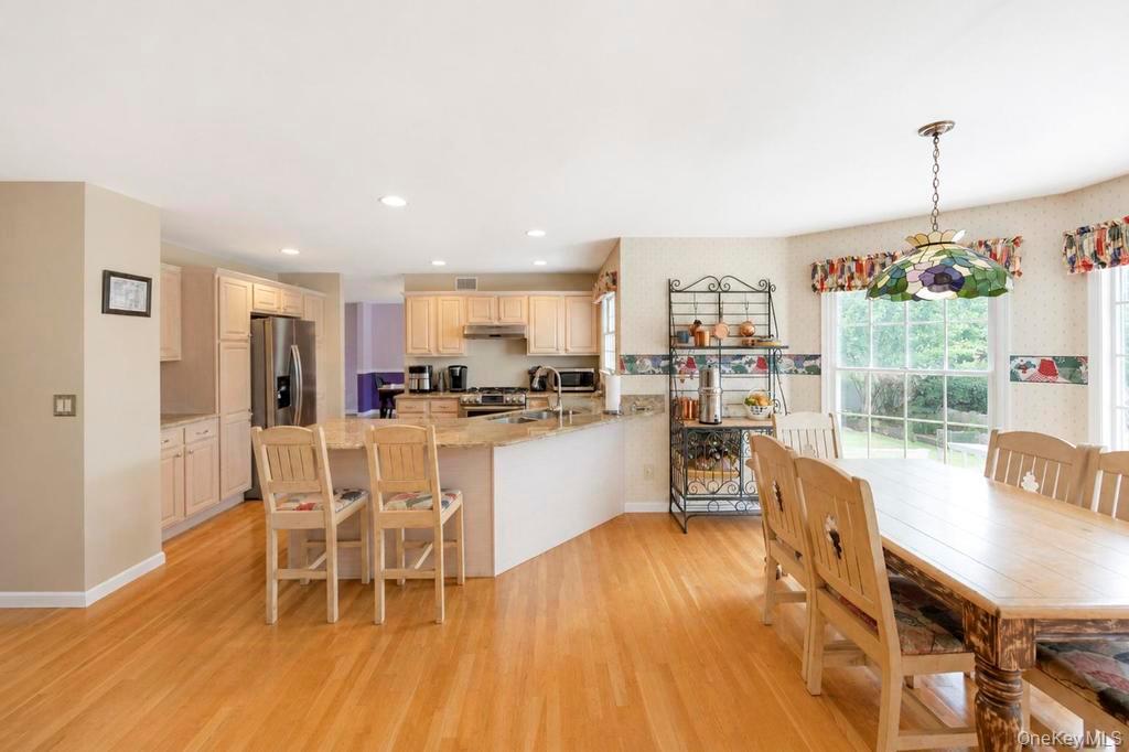 Single Family Hayrick Lane  Suffolk County, NY 11725, MLS-1039870-15