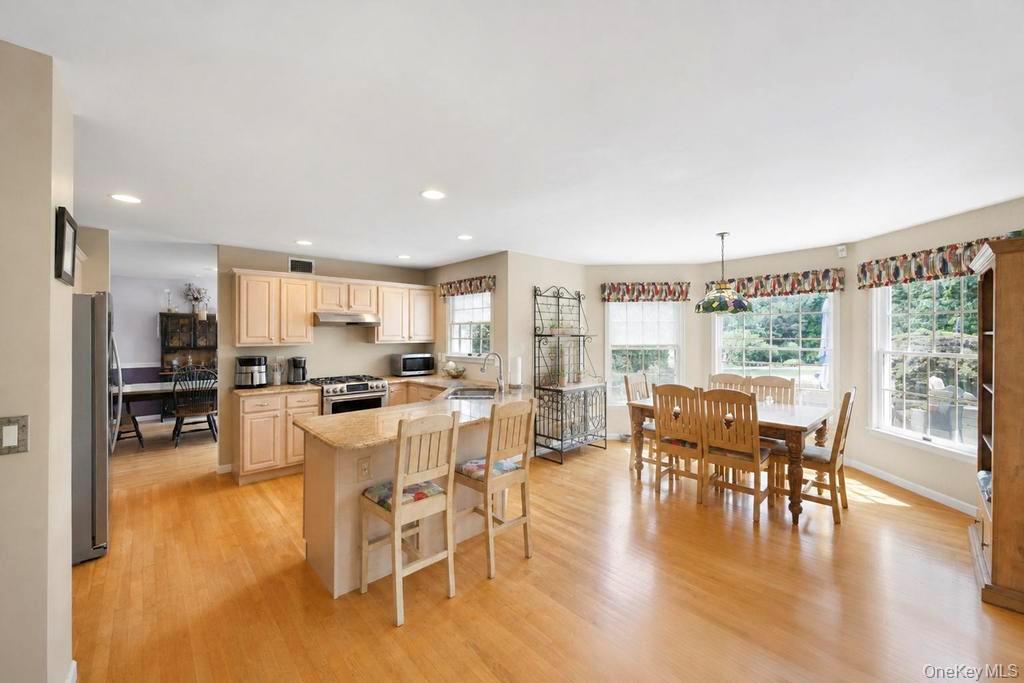 Single Family Hayrick Lane  Suffolk County, NY 11725, MLS-1039870-16