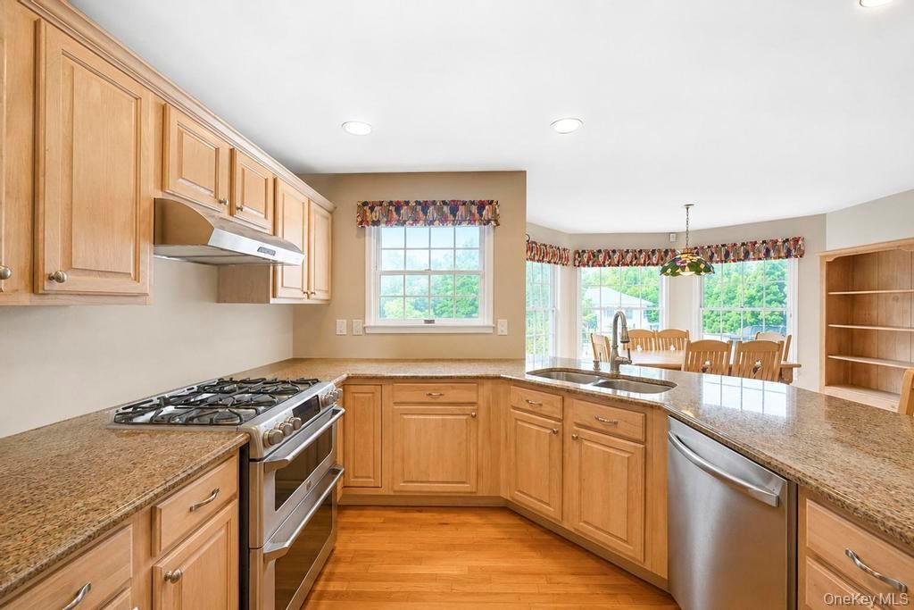 Single Family Hayrick Lane  Suffolk County, NY 11725, MLS-1039870-17