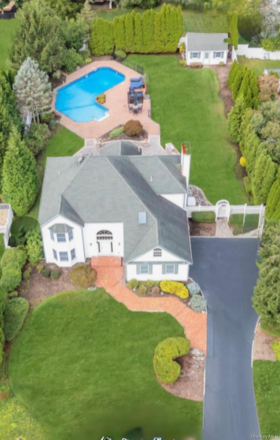 Single Family Hayrick Lane  Suffolk County, NY 11725, MLS-1039870-2