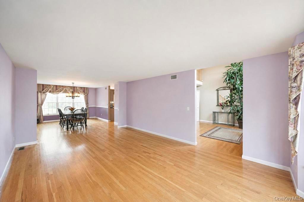 Single Family Hayrick Lane  Suffolk County, NY 11725, MLS-1039870-22