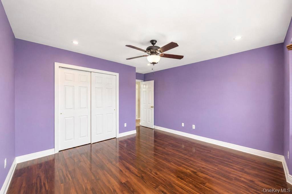 Single Family Hayrick Lane  Suffolk County, NY 11725, MLS-1039870-24