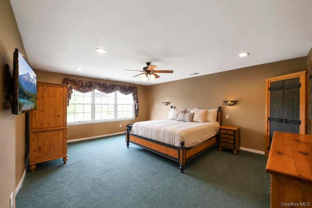 Single Family Hayrick Lane  Suffolk County, NY 11725, MLS-1039870-27