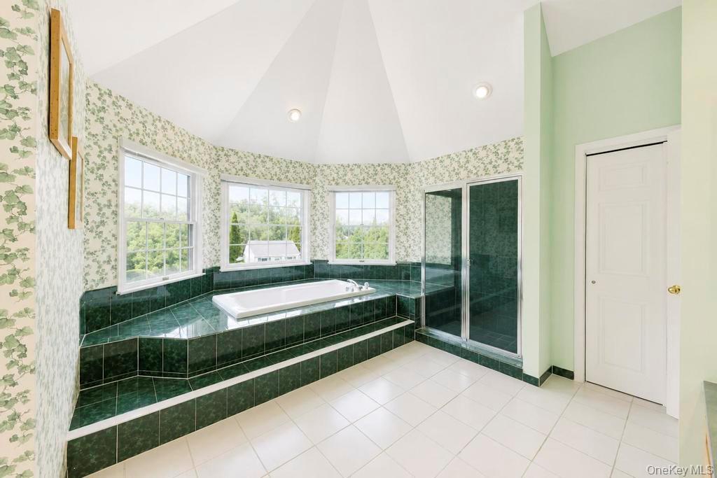 Single Family Hayrick Lane  Suffolk County, NY 11725, MLS-1039870-30