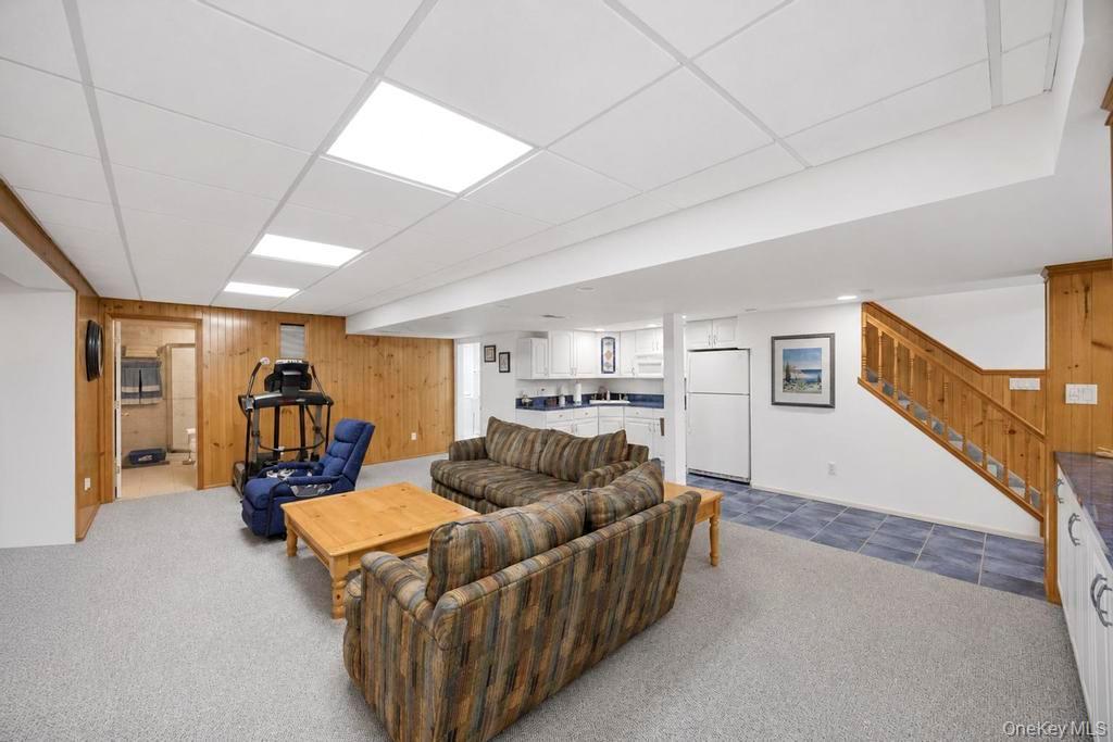 Single Family Hayrick Lane  Suffolk County, NY 11725, MLS-1039870-36