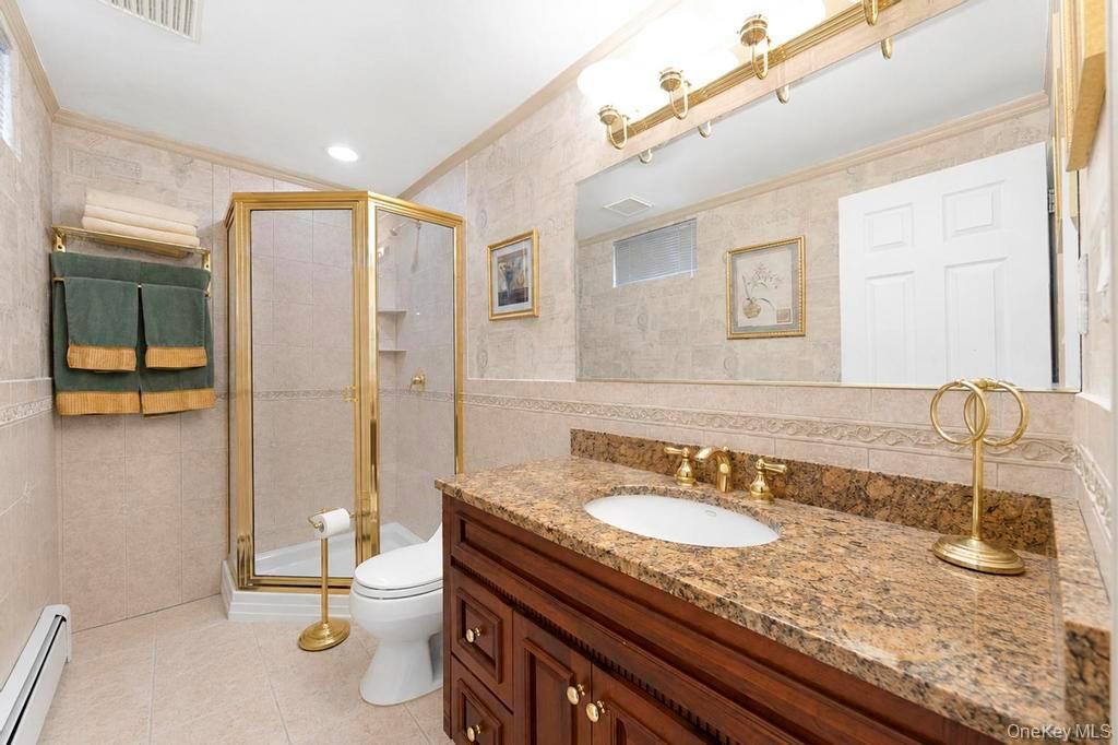 Single Family Hayrick Lane  Suffolk County, NY 11725, MLS-1039870-39