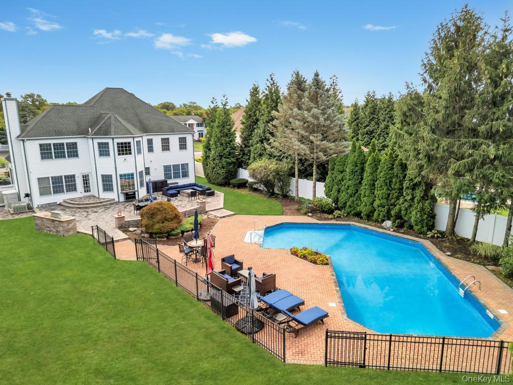 Single Family Hayrick Lane  Suffolk County, NY 11725, MLS-1039870-45