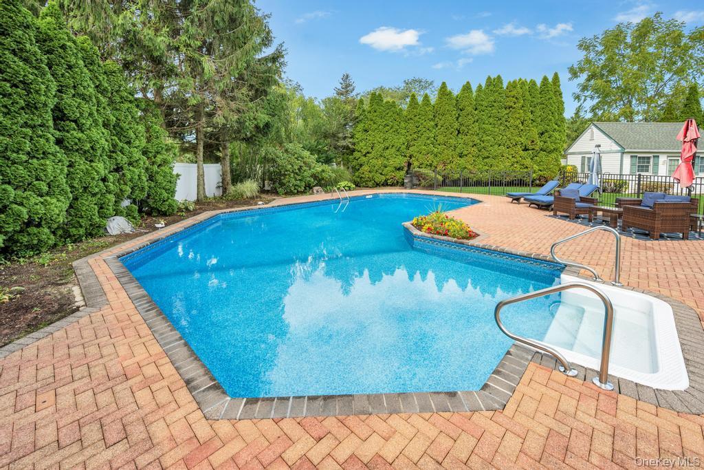 Single Family Hayrick Lane  Suffolk County, NY 11725, MLS-1039870-47