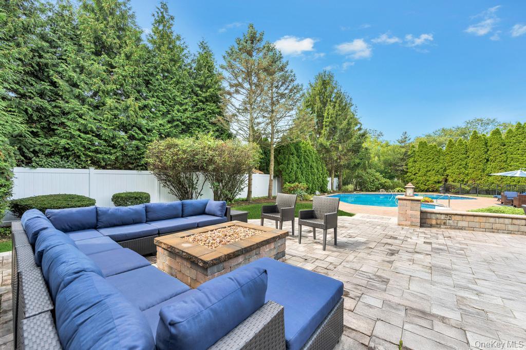 Single Family Hayrick Lane  Suffolk County, NY 11725, MLS-1039870-48