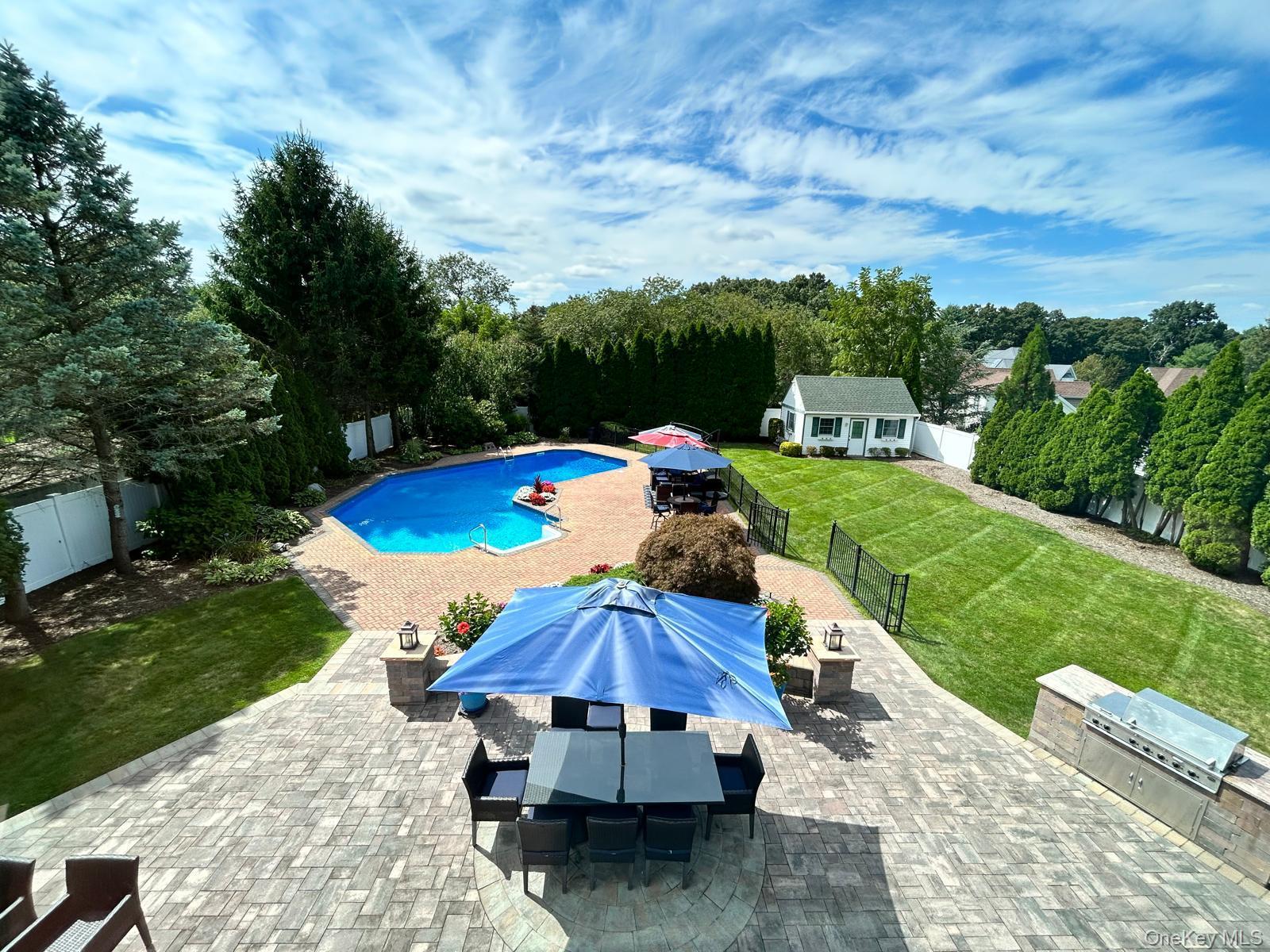 Single Family Hayrick Lane  Suffolk County, NY 11725, MLS-1039870-8