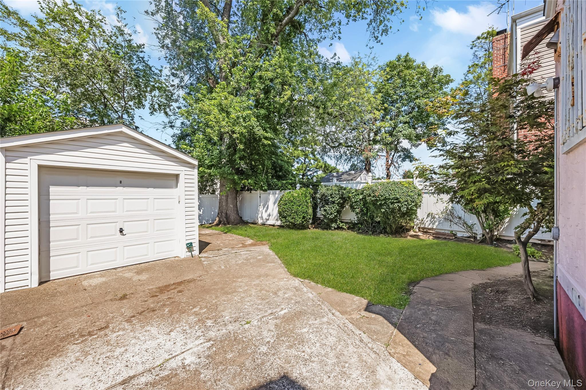 Single Family 220th Street  Queens, NY 11429, MLS-1039891-27