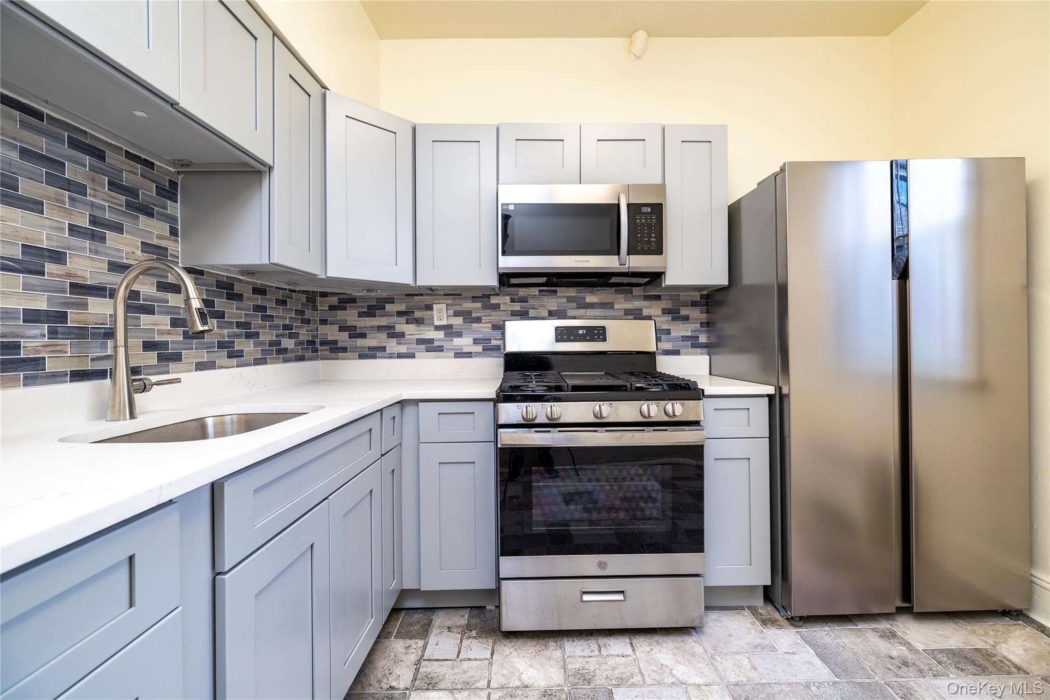 Single Family Avenue N  Brooklyn, NY 11234, MLS-1039897-21