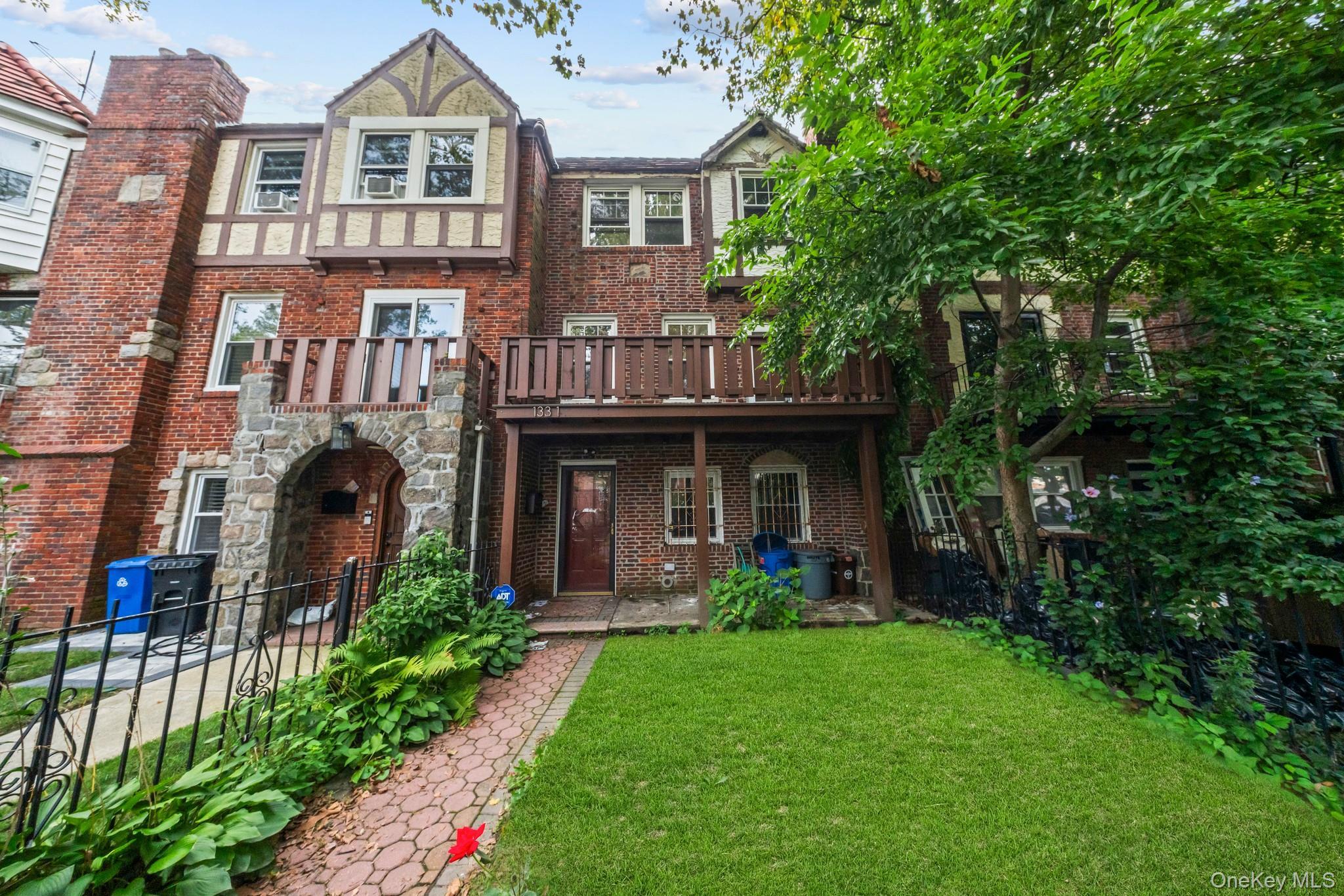 Single Family Francis Lewis Boulevard  Queens, NY 11413, MLS-1039905-14