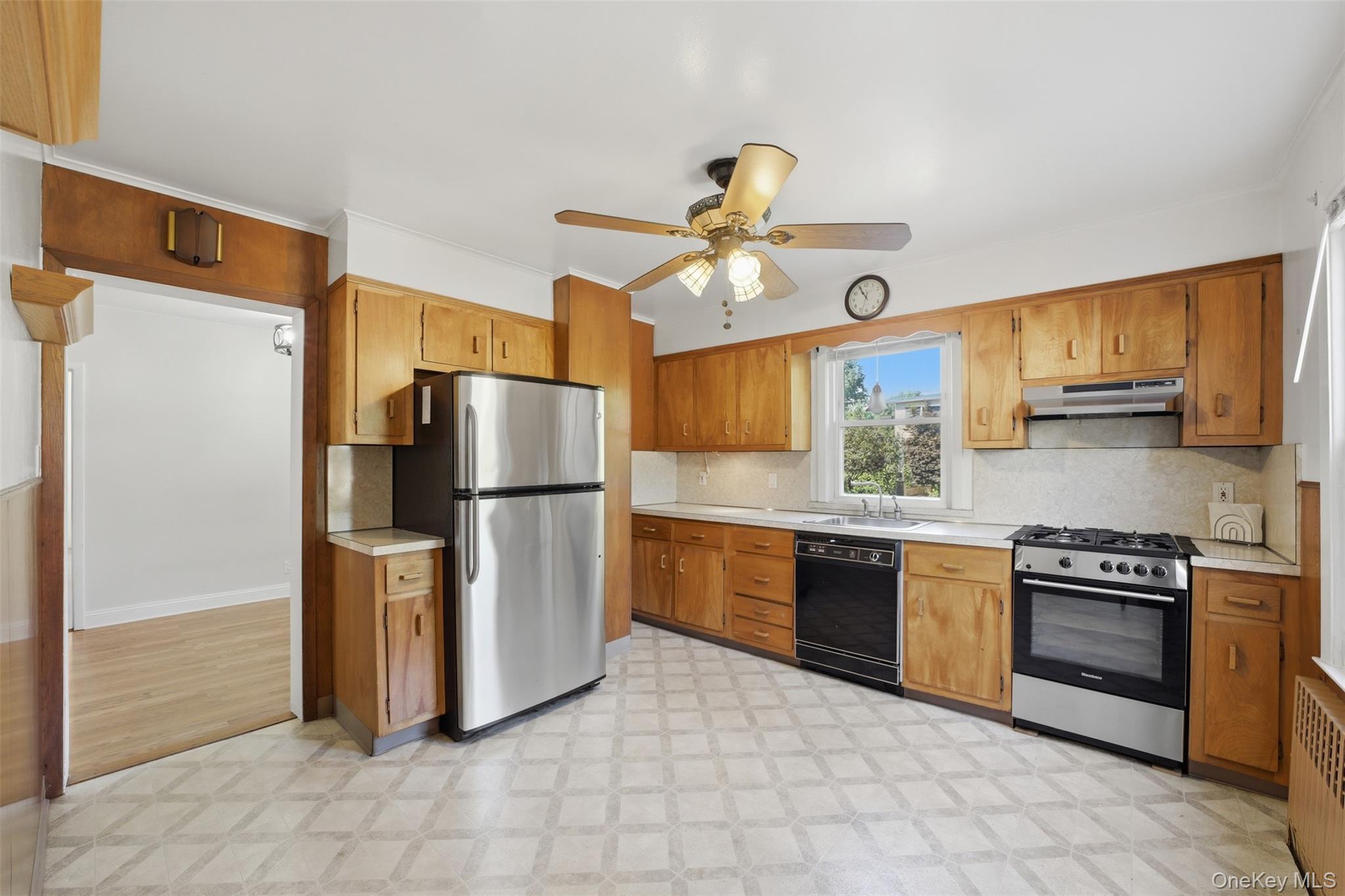 Single Family Sickles Avenue  Westchester County, NY 10801, MLS-1039913-16