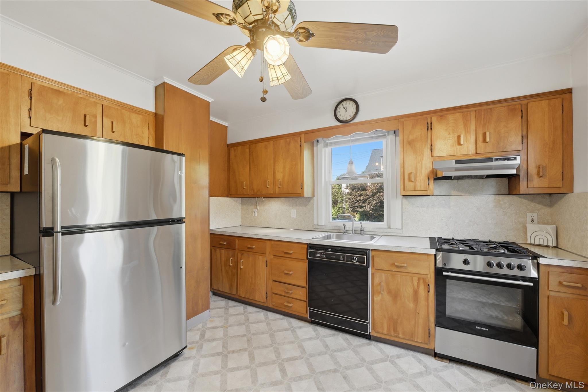 Single Family Sickles Avenue  Westchester County, NY 10801, MLS-1039913-20