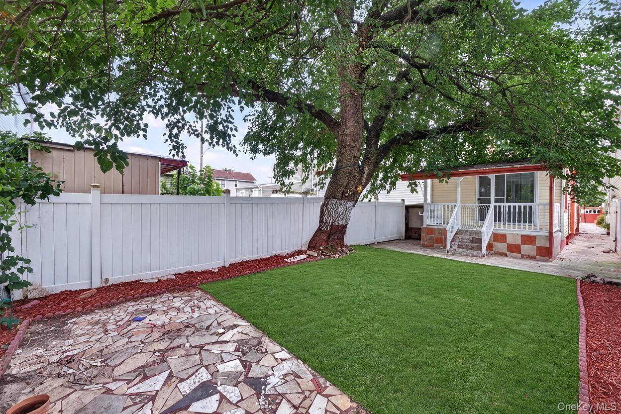 Single Family 123rd Avenue Queens, NY 11436, MLS-1039923-15