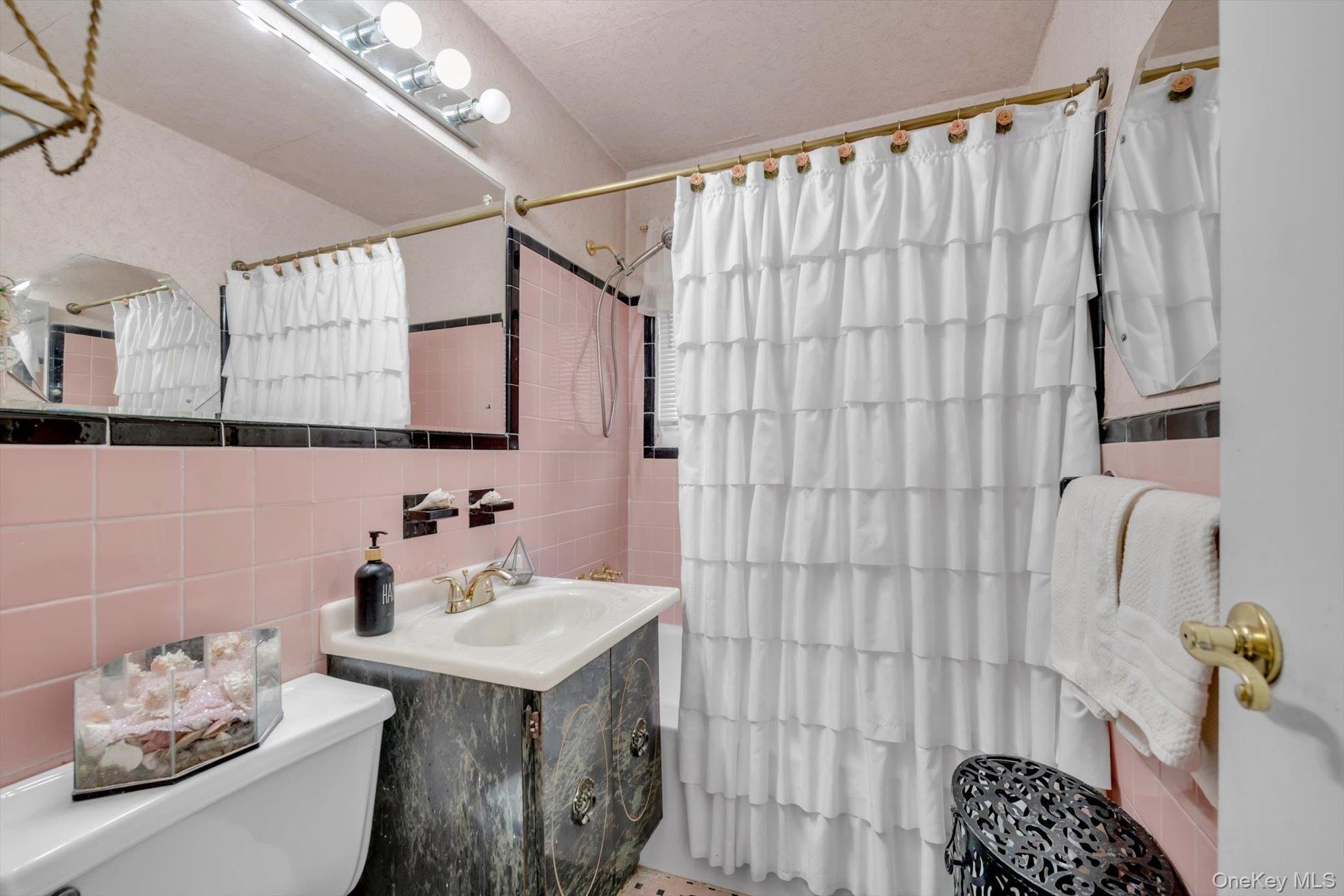 Single Family 165th Street  Queens, NY 11358, MLS-1039928-13